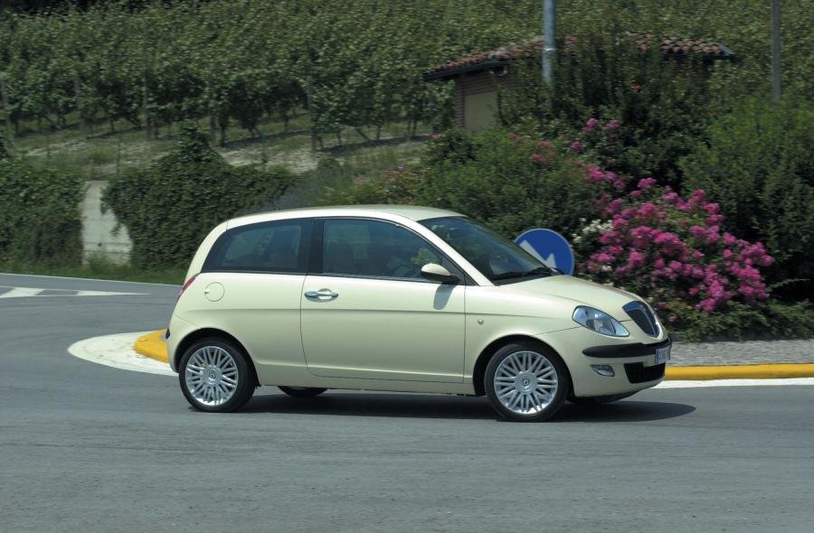  Lancia Ypsilon 2003 года  (фото 63 из 114)